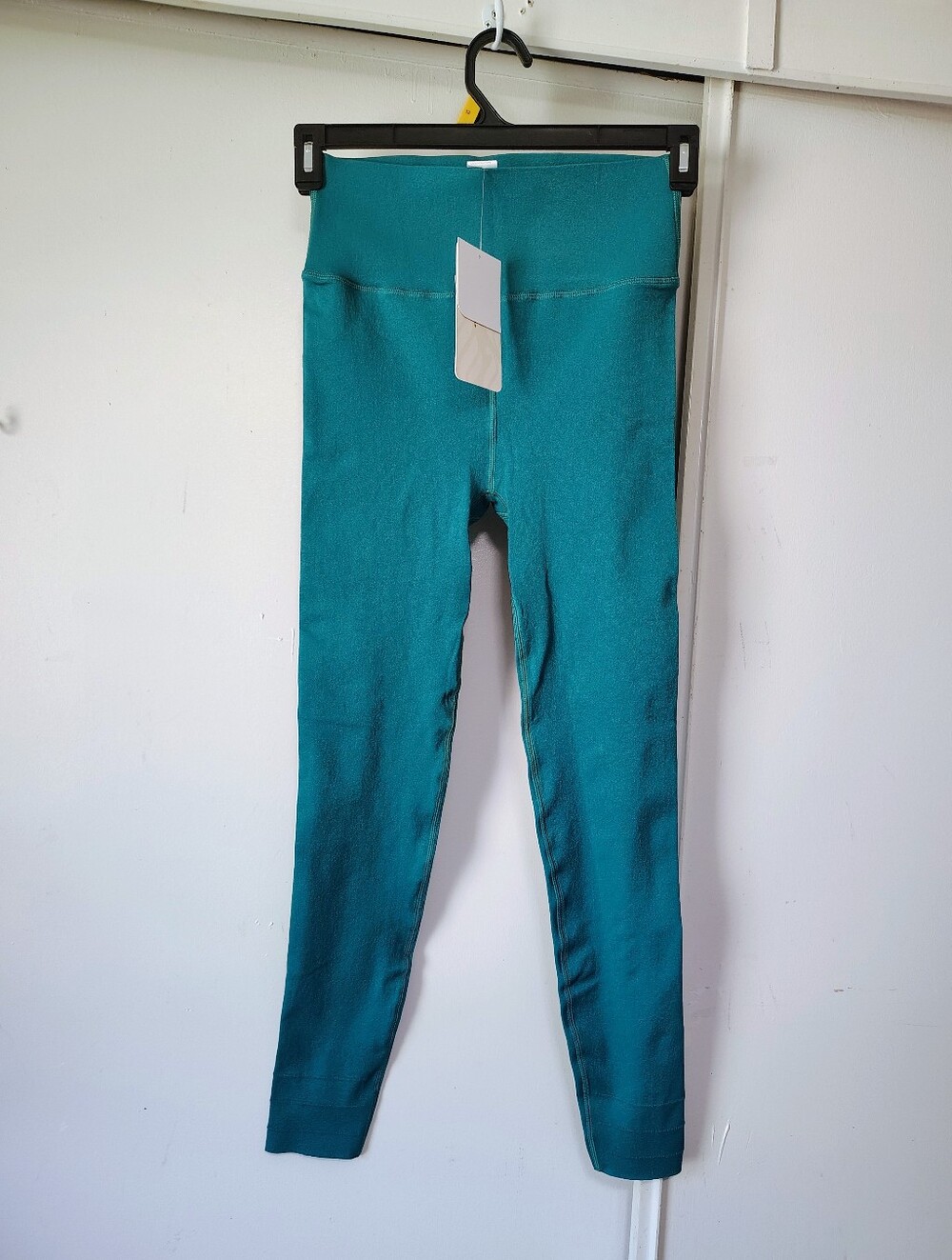 NWT Fabletics High Waisted Sculpt Knit Performance Classic Legging Green sz L. - Picture 2 of 14